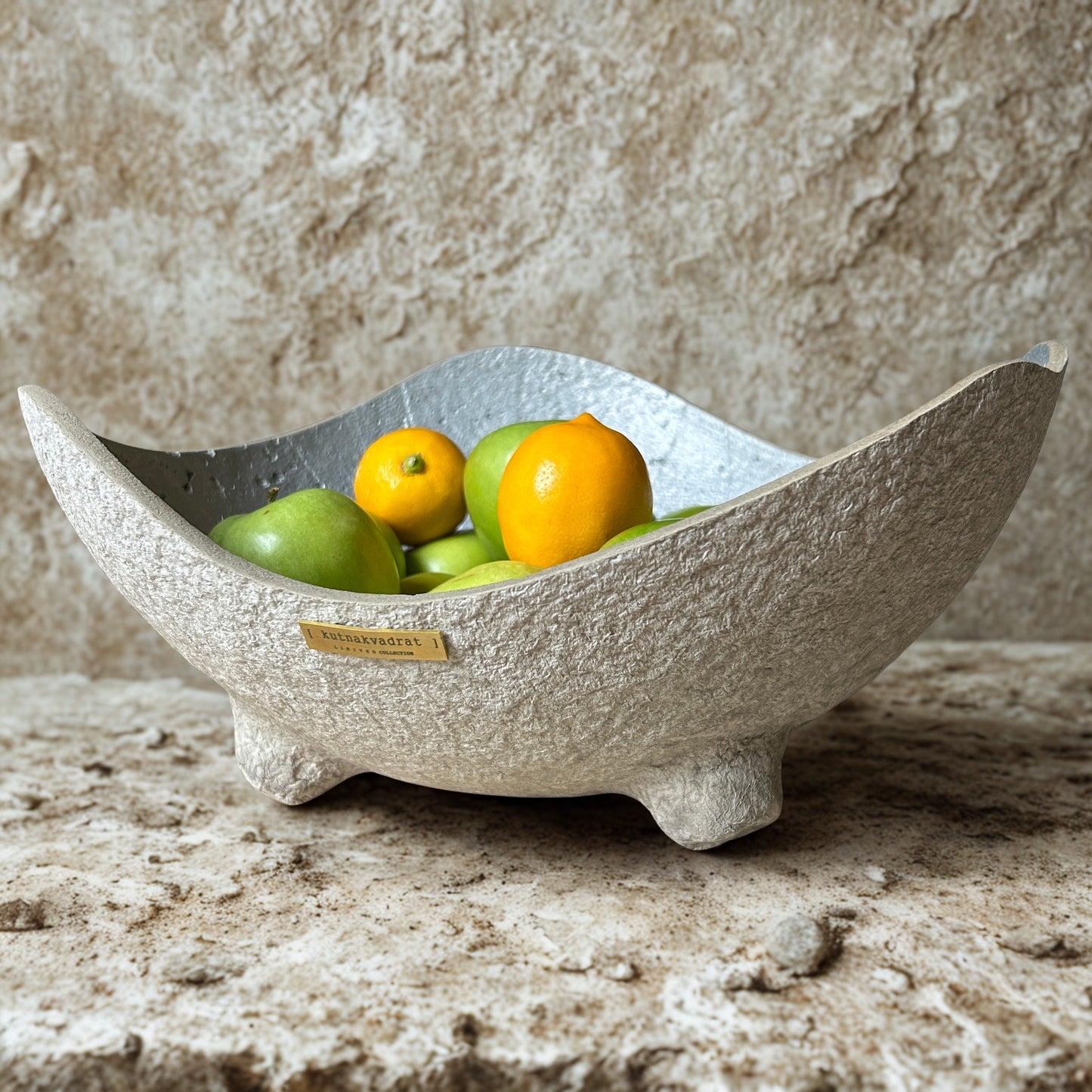 Nooli Ø35 - Handcrafted Sculptural Concrete Bowl