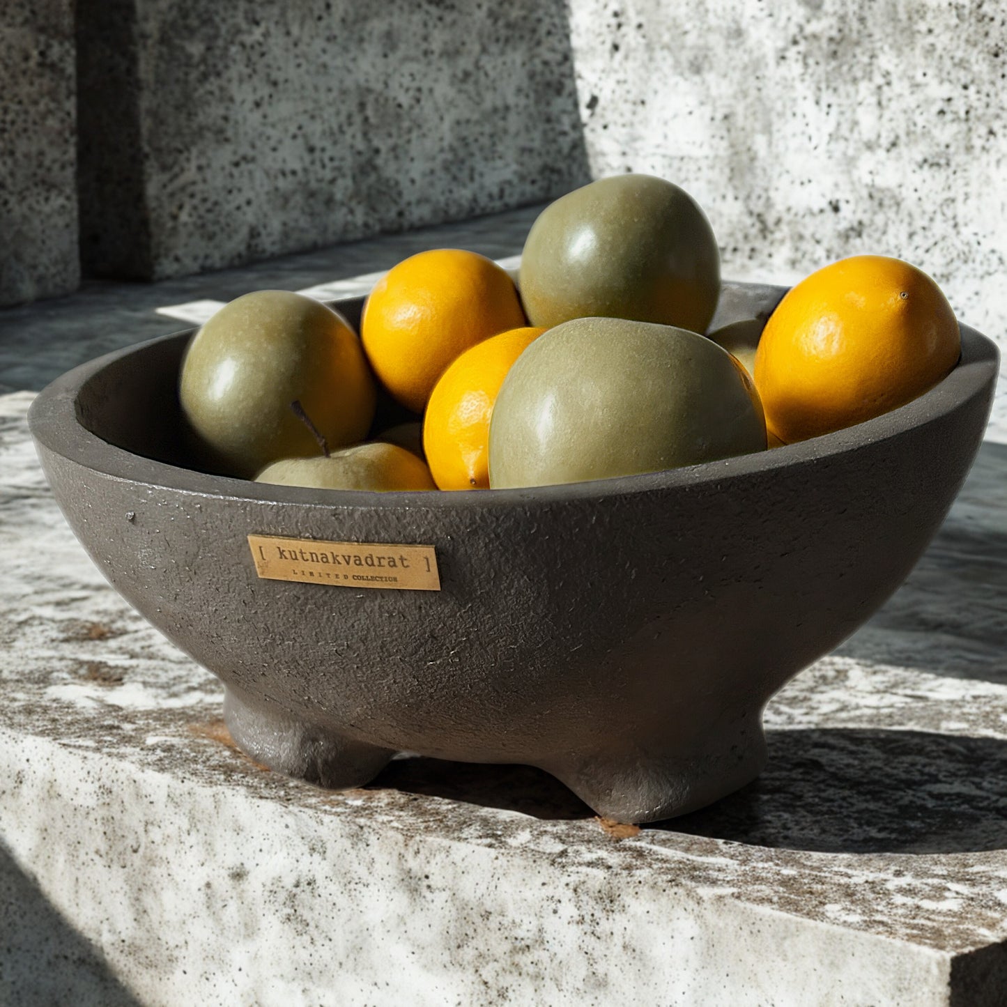 Nooli Ø25 – Handcrafted Sculptural Concrete Bowl