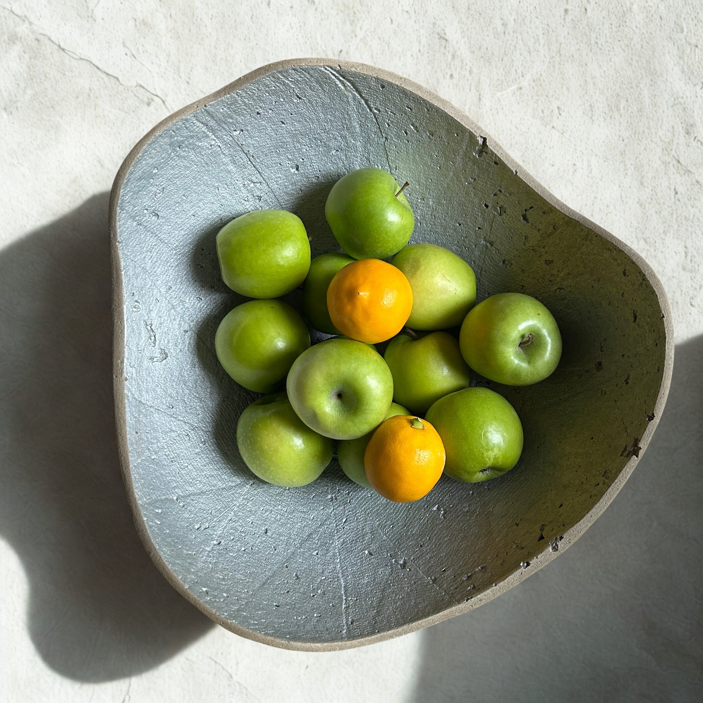 Nooli Ø35 - Handcrafted Sculptural Concrete Bowl