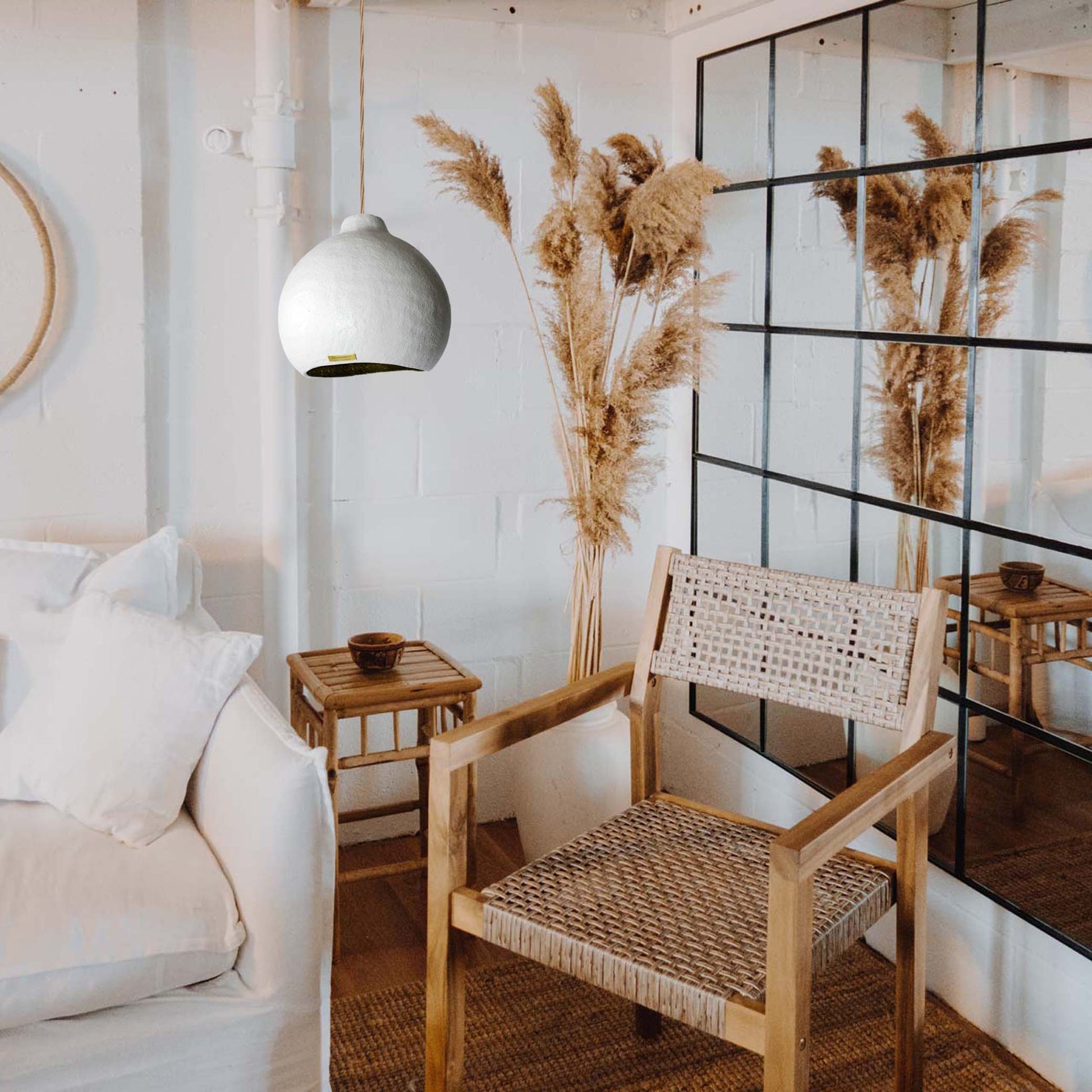 kut na kvadrat studio betonskska sjenila capsule dizajn