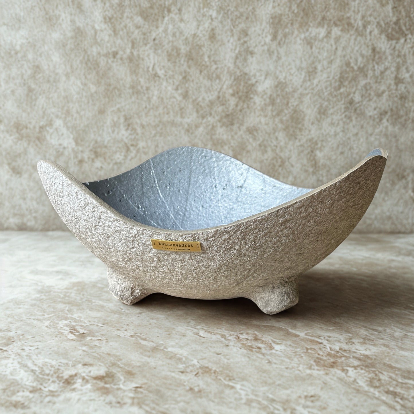 Nooli Ø35 - Handcrafted Sculptural Concrete Bowl